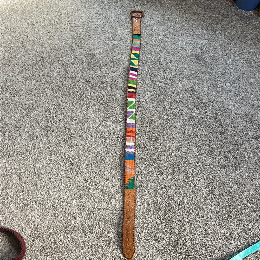 Vintage Made in Guatemala Colorful Fabric Embossed and Braided Leather 31-37 “ - Picture 9 of 16